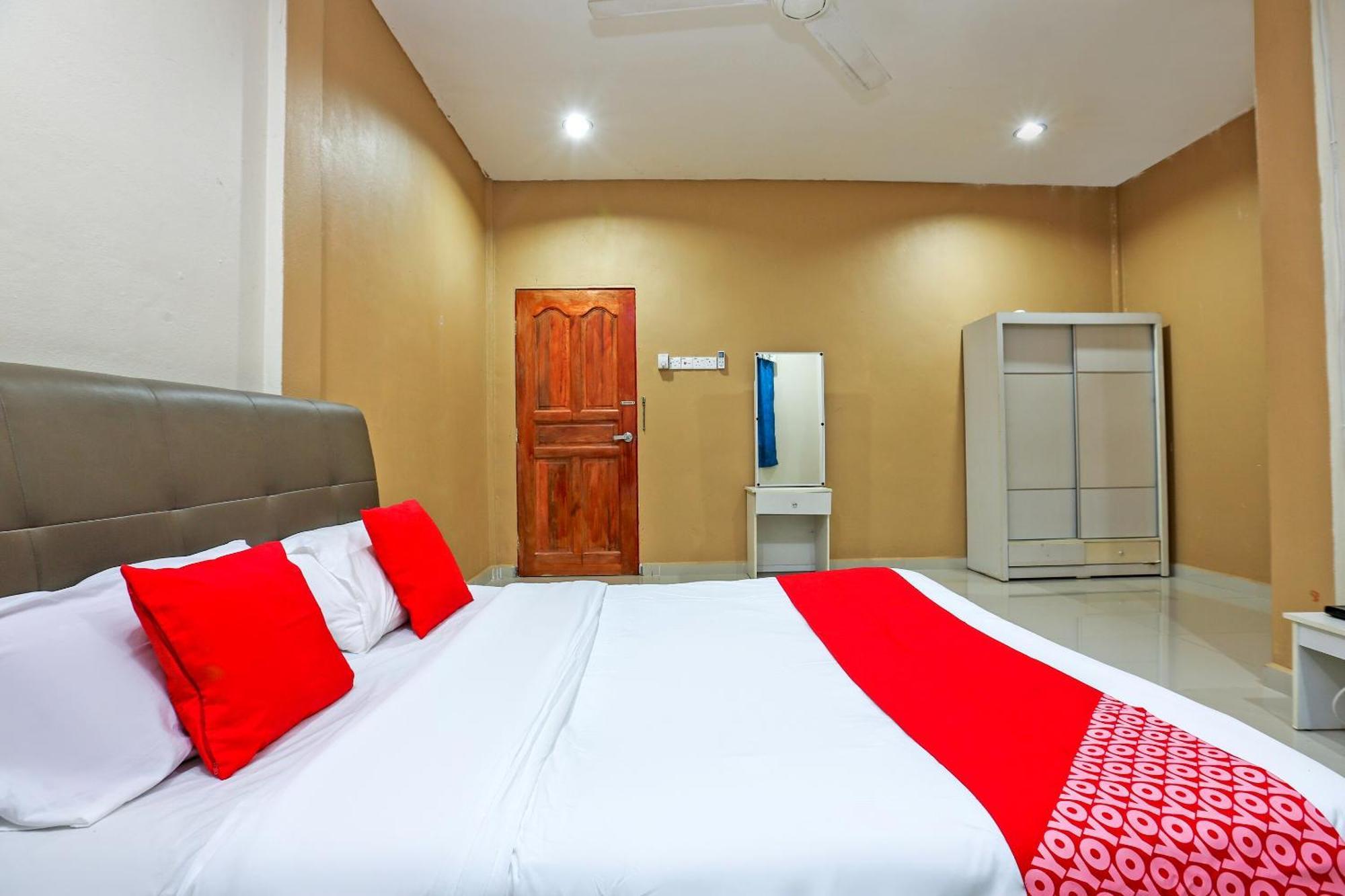Oyo 89933 Nun Hotel Jeli Екстер'єр фото