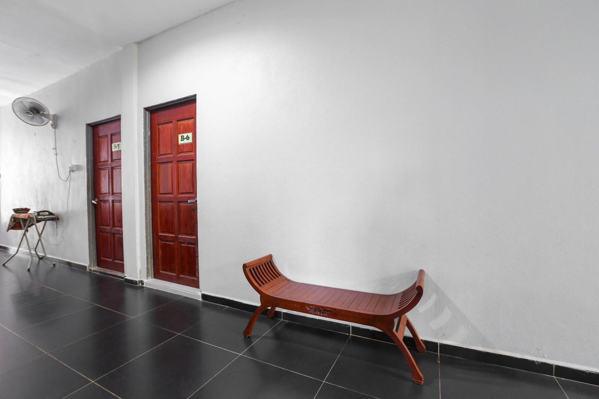 Oyo 89933 Nun Hotel Jeli Екстер'єр фото