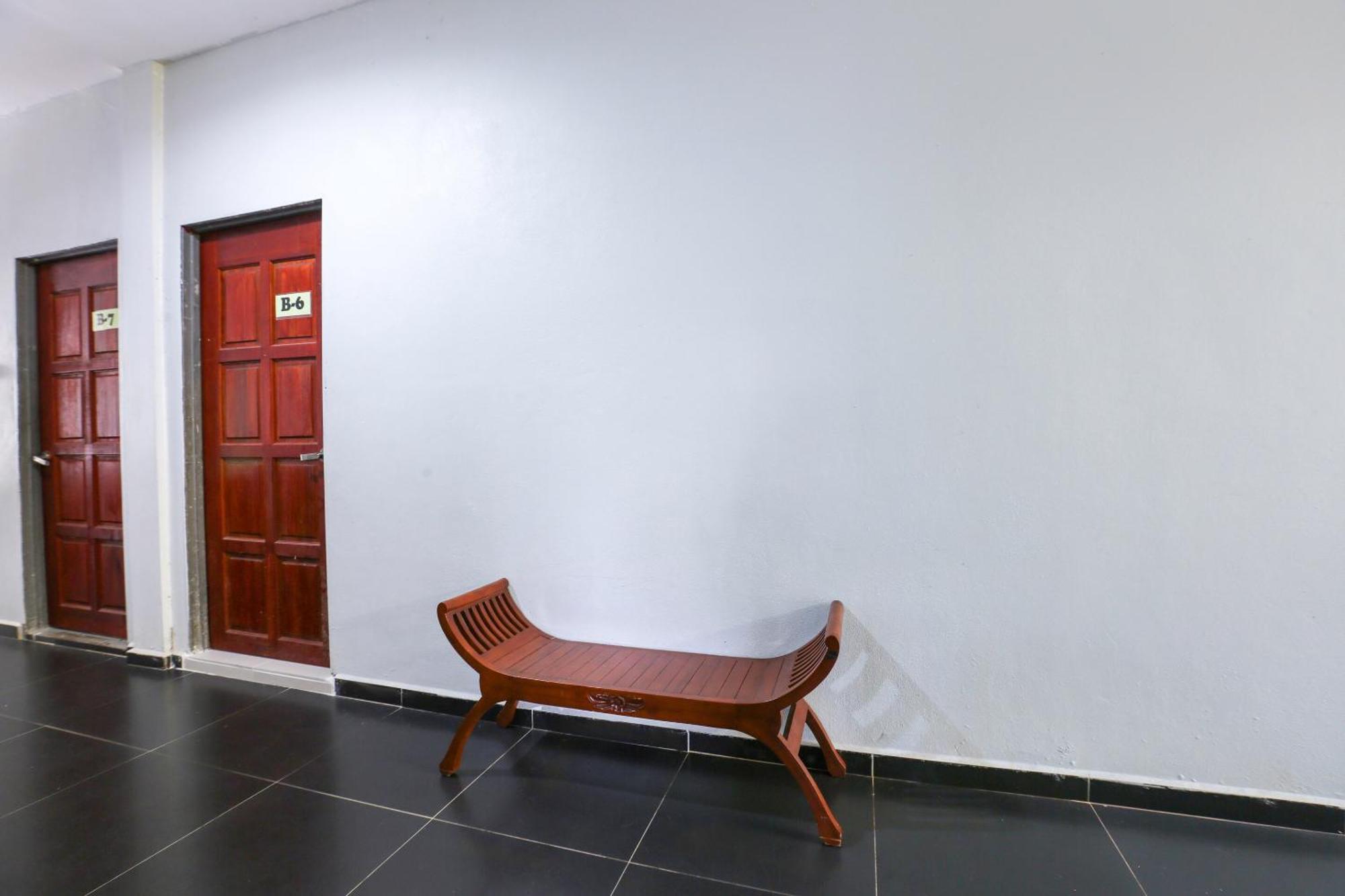 Oyo 89933 Nun Hotel Jeli Екстер'єр фото