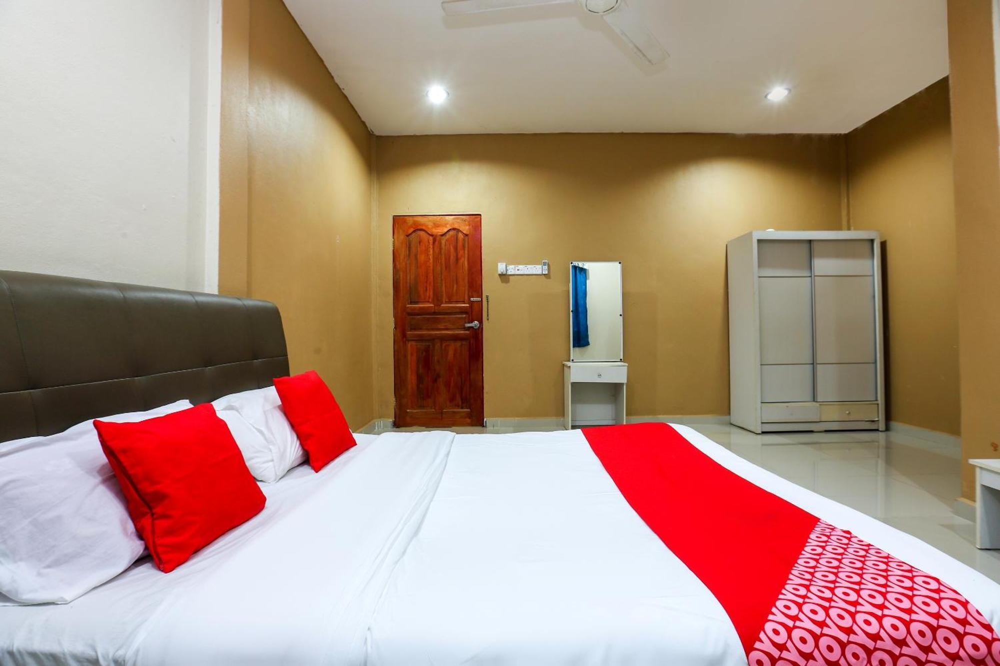 Oyo 89933 Nun Hotel Jeli Екстер'єр фото