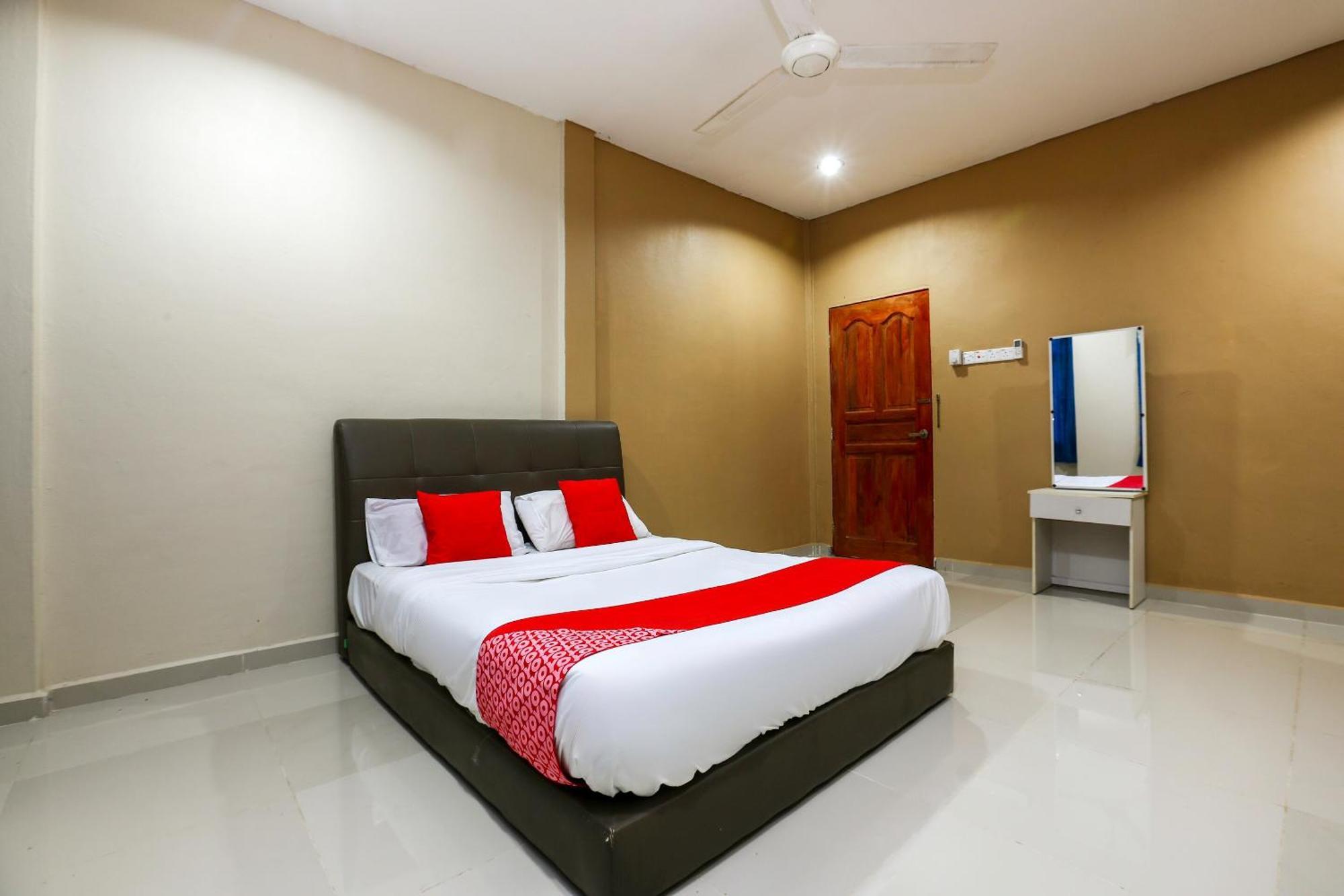 Oyo 89933 Nun Hotel Jeli Екстер'єр фото