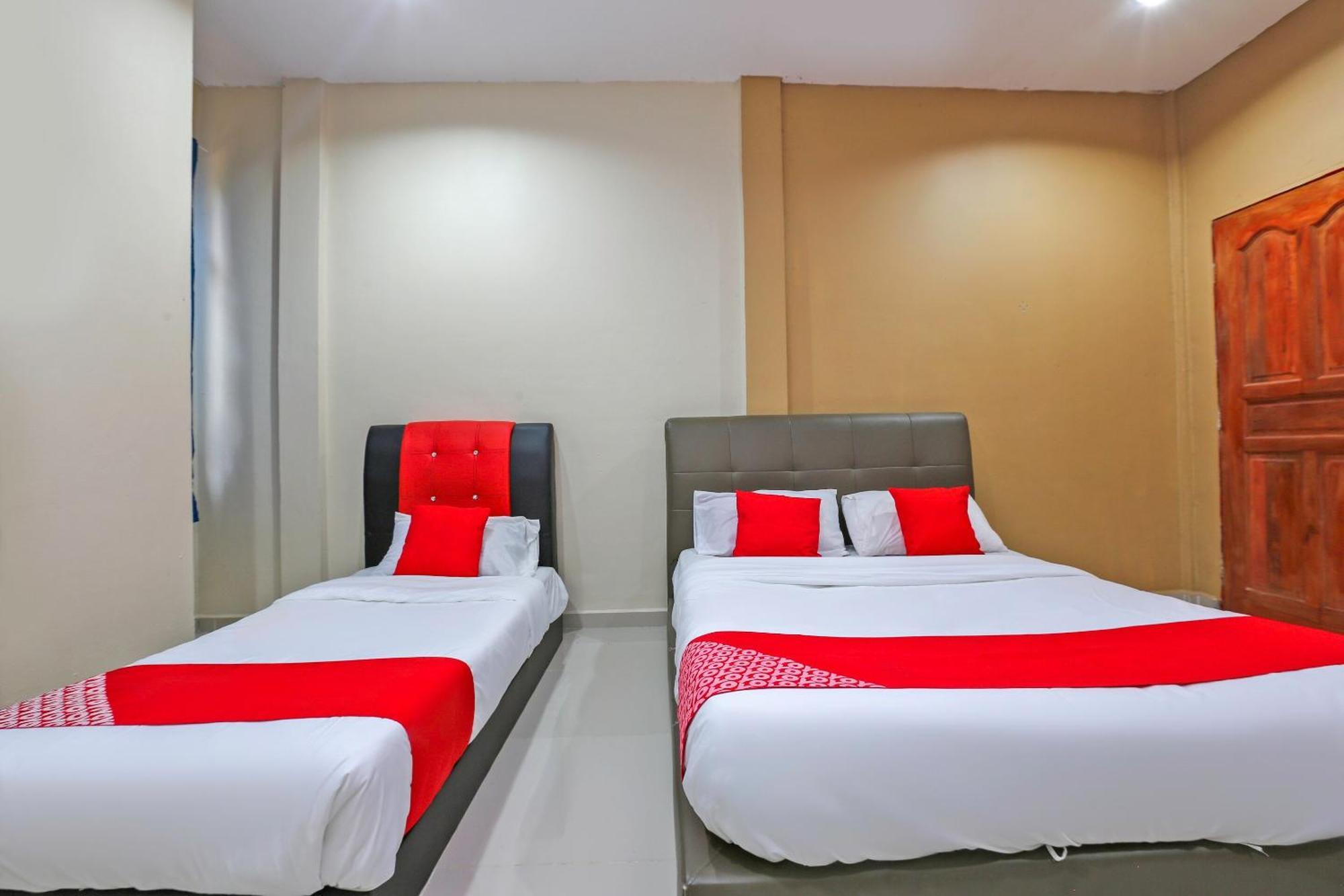 Oyo 89933 Nun Hotel Jeli Екстер'єр фото