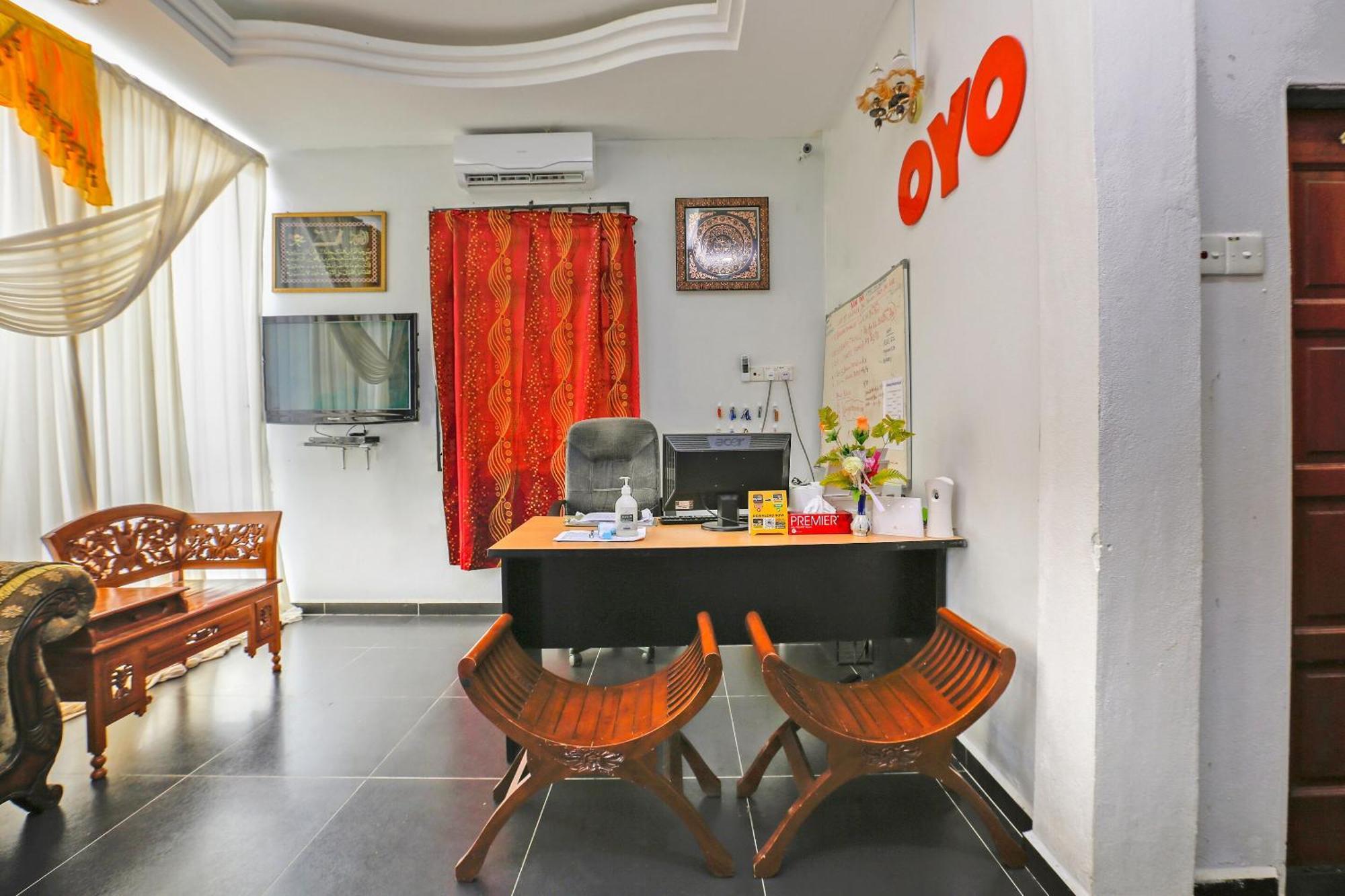 Oyo 89933 Nun Hotel Jeli Екстер'єр фото