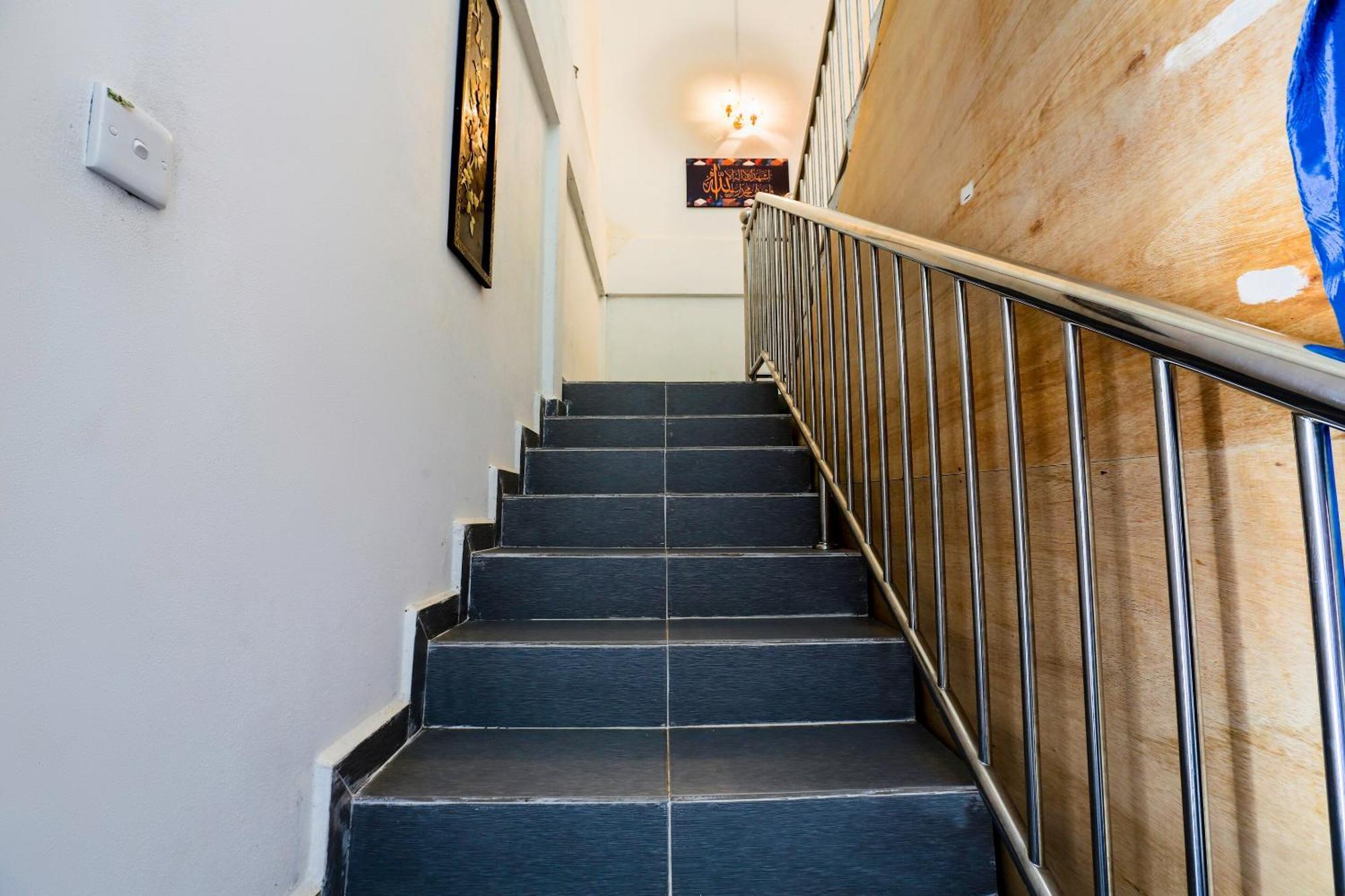 Oyo 89933 Nun Hotel Jeli Екстер'єр фото