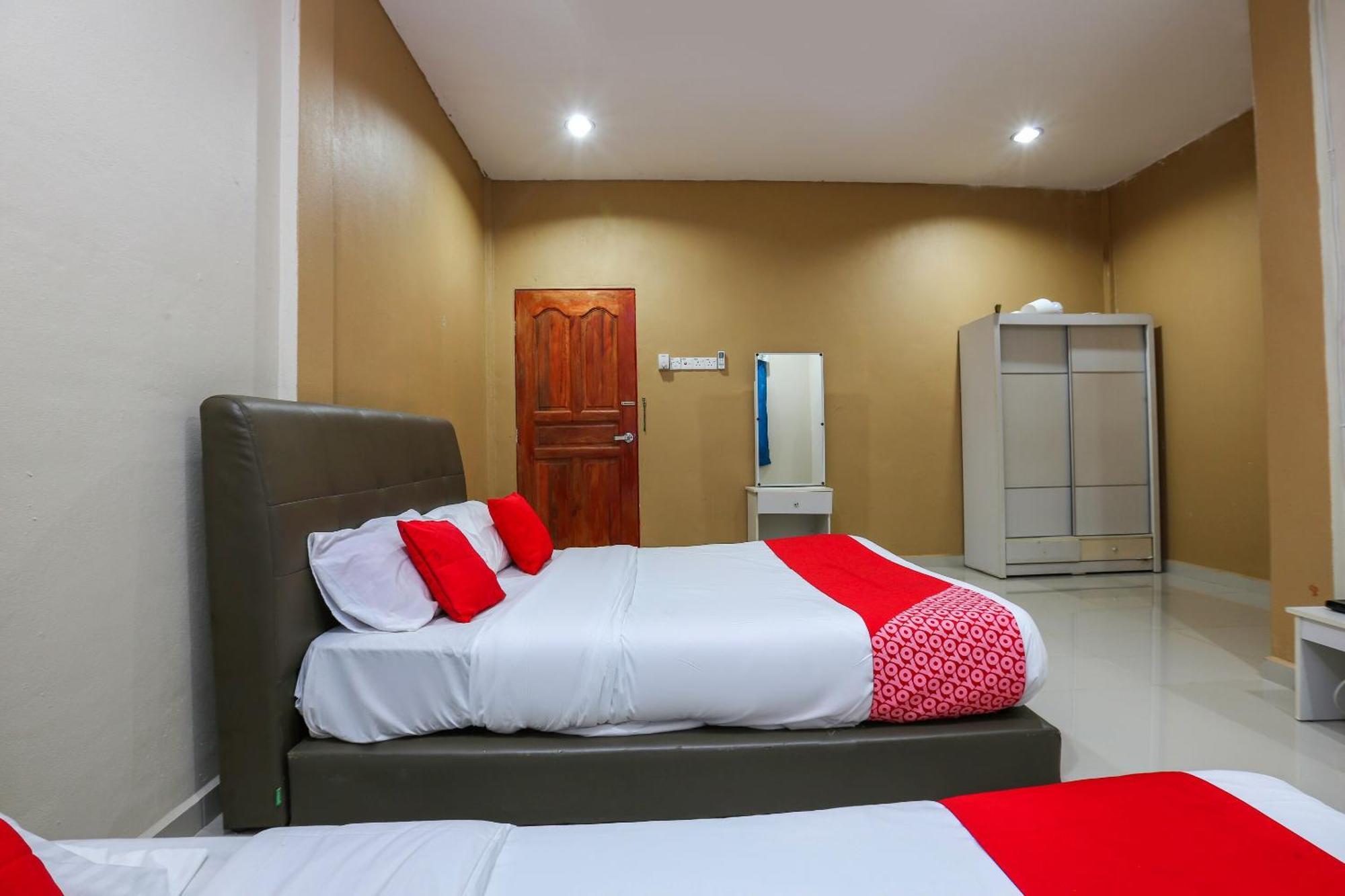 Oyo 89933 Nun Hotel Jeli Екстер'єр фото