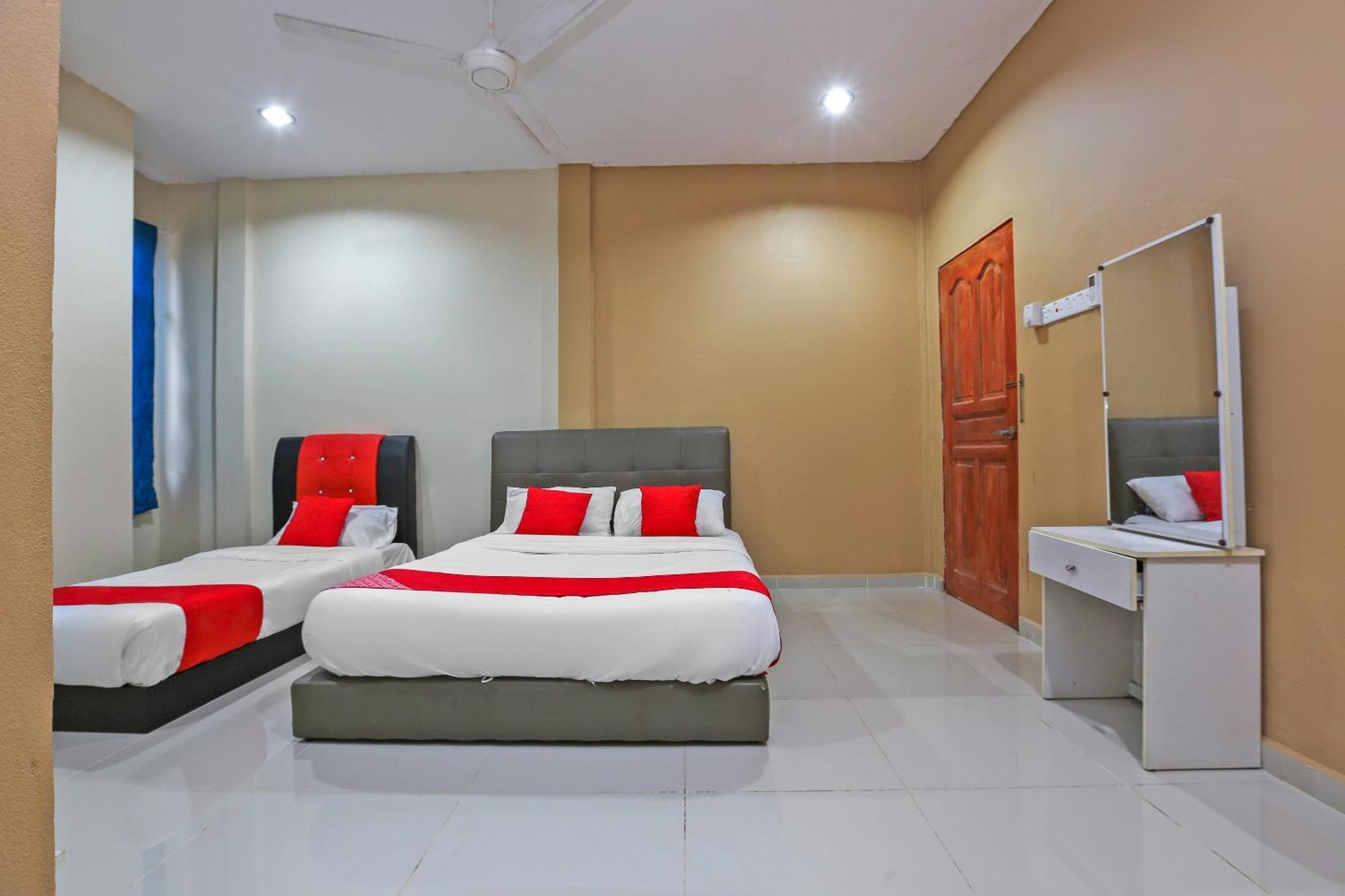 Oyo 89933 Nun Hotel Jeli Екстер'єр фото