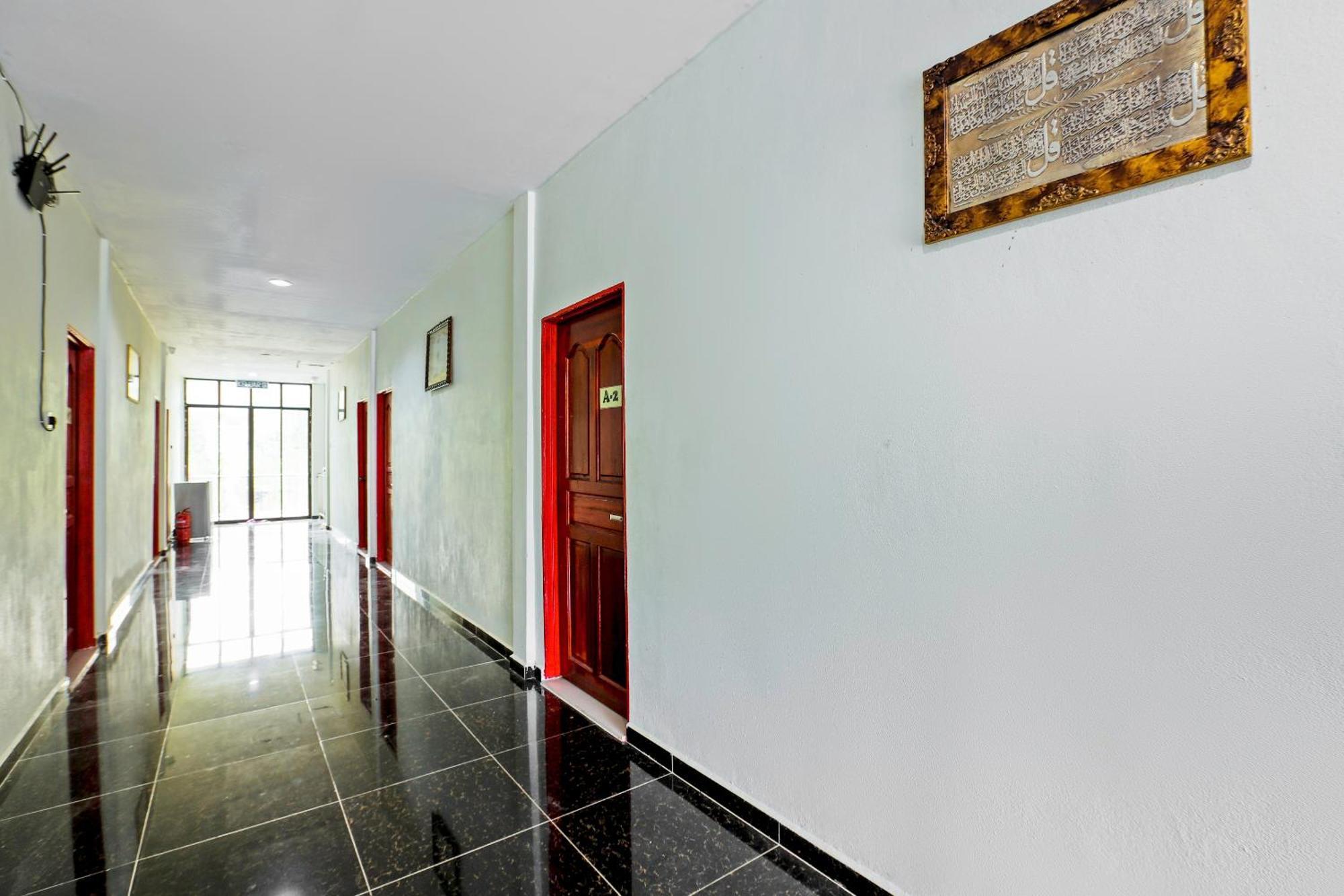 Oyo 89933 Nun Hotel Jeli Екстер'єр фото